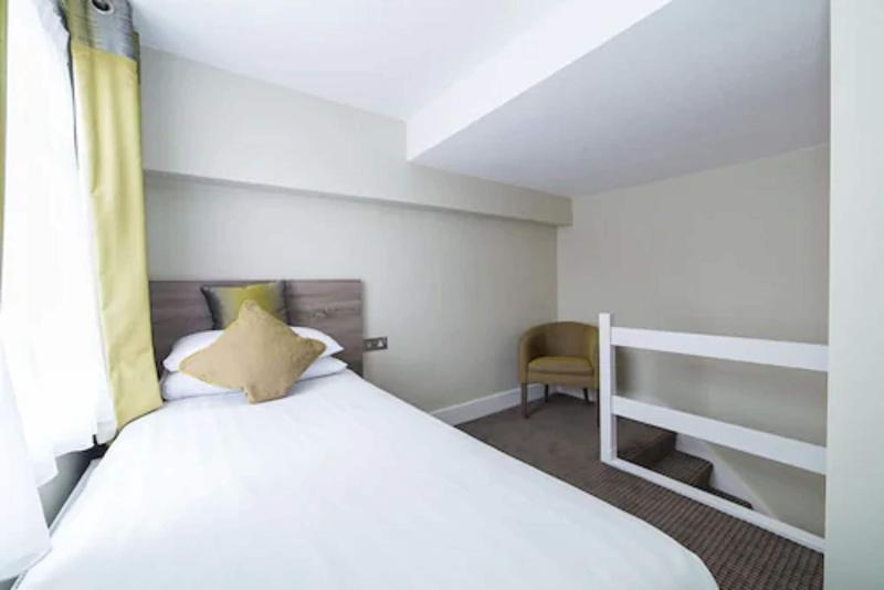 Phoenix Hotel - Oda