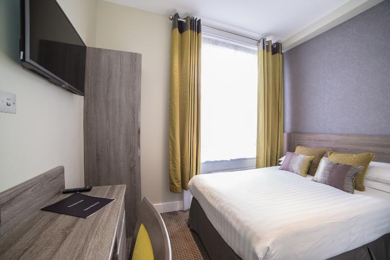 Phoenix Hotel - Oda