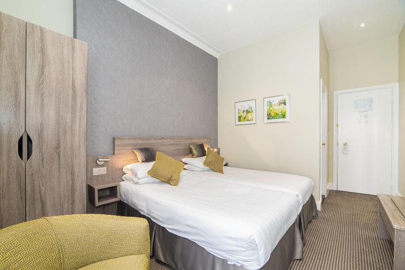 Phoenix Hotel - Oda
