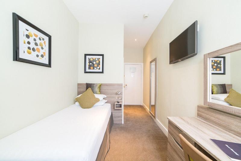 Phoenix Hotel - Oda