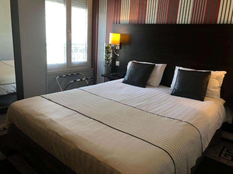 Hotel Le Charleston - Oda