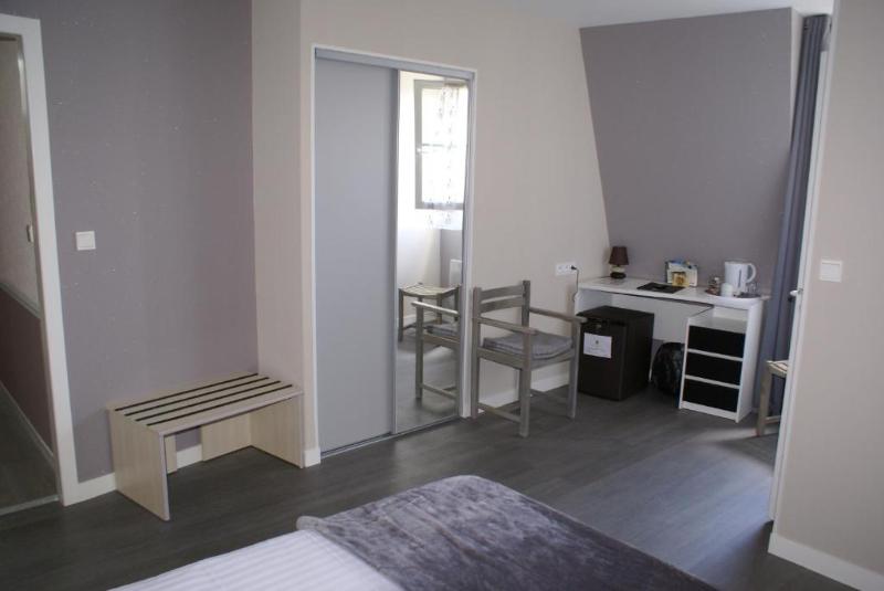 Logis Hotel le Vedaquais - Lobi
