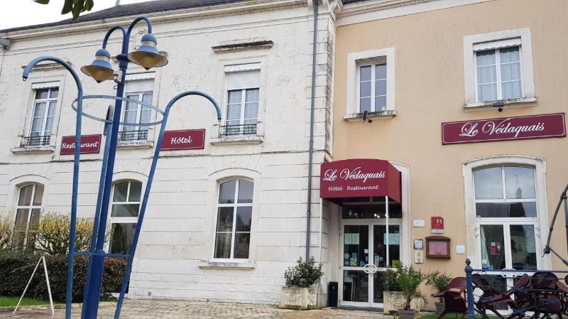Logis Hotel le Vedaquais - Genel