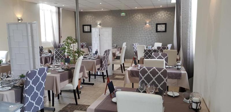 Logis Hotel le Vedaquais - Restoran