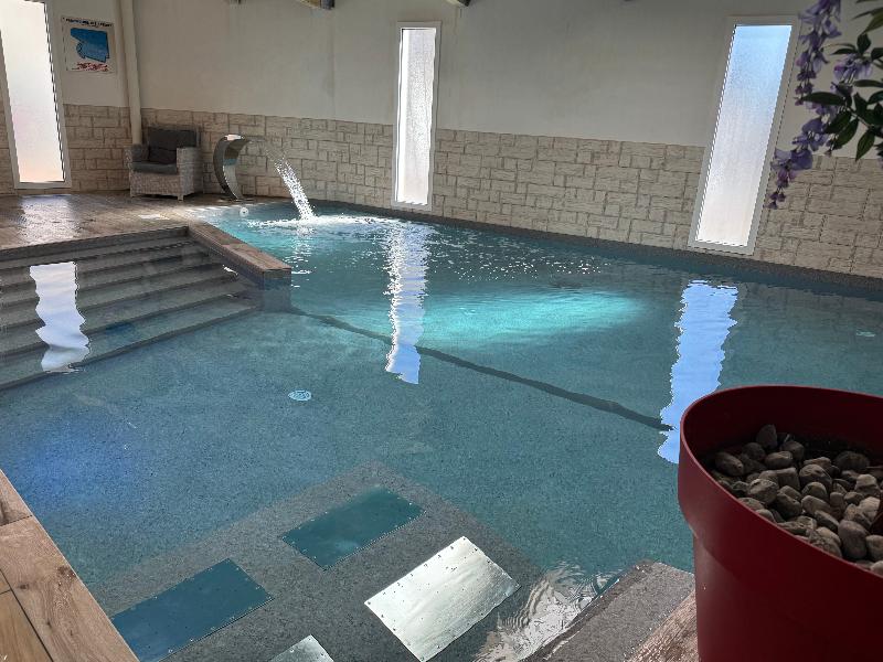 Hotel Le Calme Des Pins Spa - Havuz