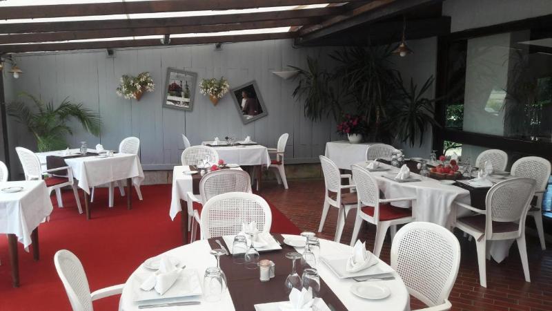 Logis Hotel La Belle Poule - Restoran