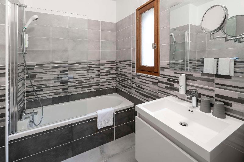 Sure Hotel by Best Western Saintes - Oda