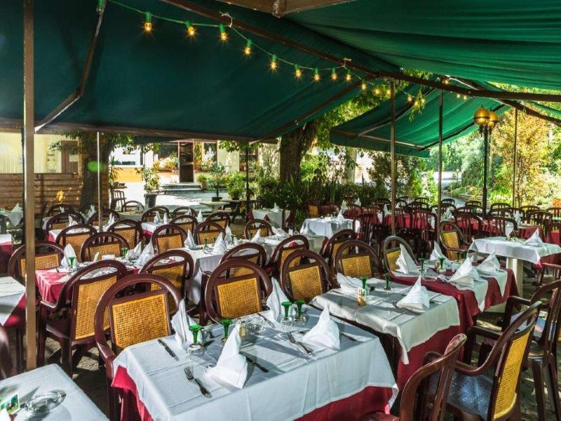 Hotel Restaurant Le Pavillon Carina - Restoran
