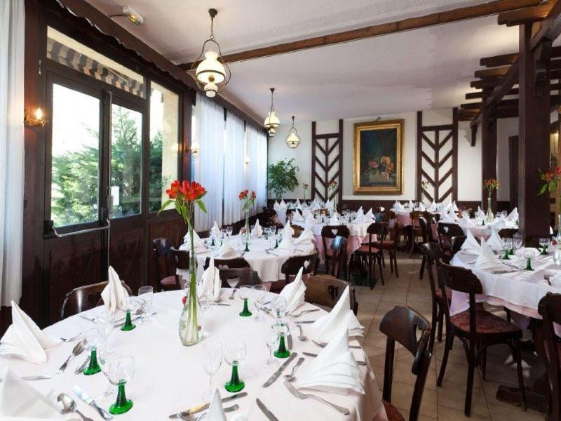 Hotel Restaurant Le Pavillon Carina - Restoran