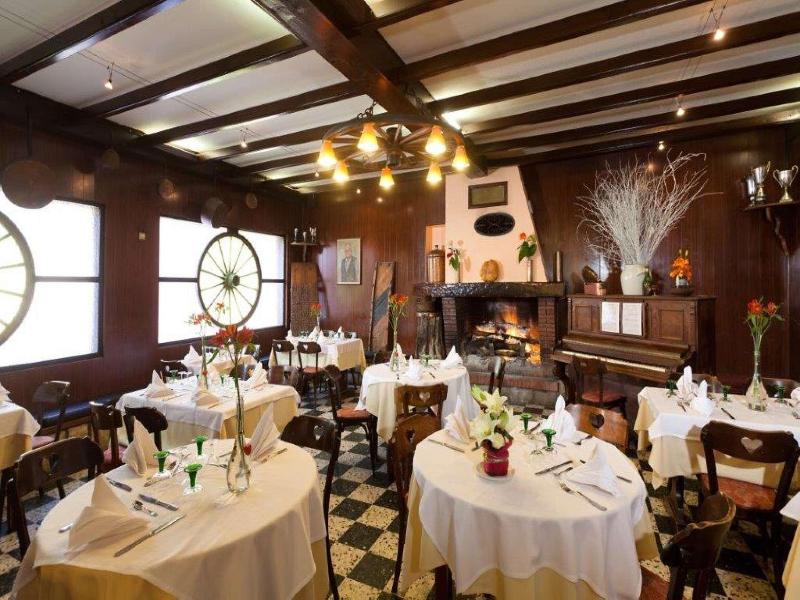Hotel Restaurant Le Pavillon Carina - Restoran
