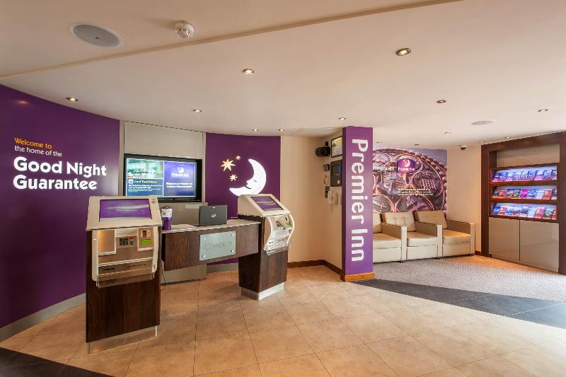 Premier Inn London Hammersmith - Ravenscourt Park - Lobi