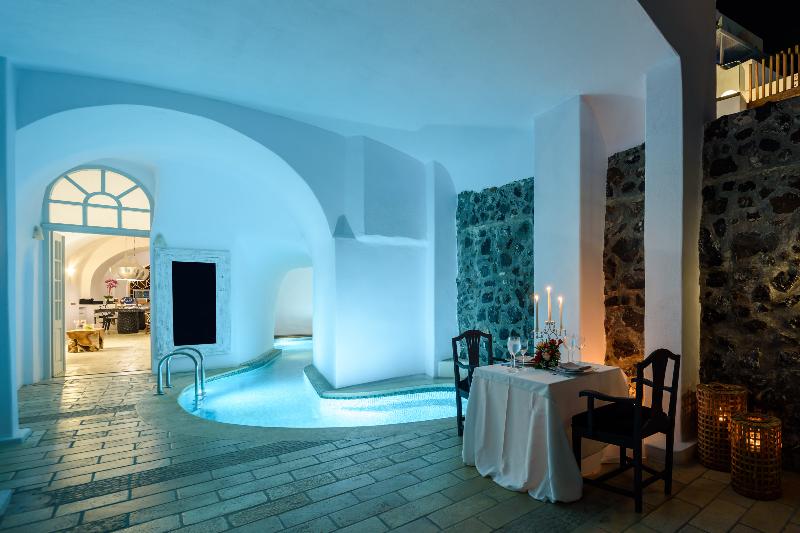 Nefeles Luxury Suites - Havuz