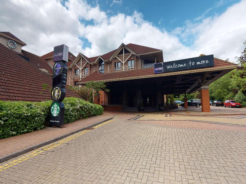 Village Hotel Swindon - Genel