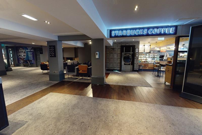 Village Hotel Manchester Cheadle - Lobi