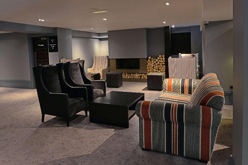Village Hotel Manchester Cheadle - Lobi