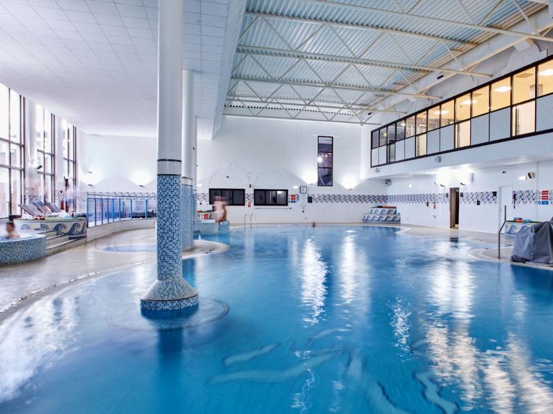 Village Hotel Leeds North - Havuz