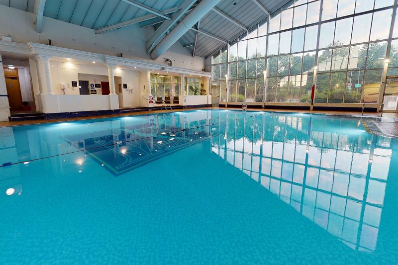 Village Hotel Liverpool - Havuz
