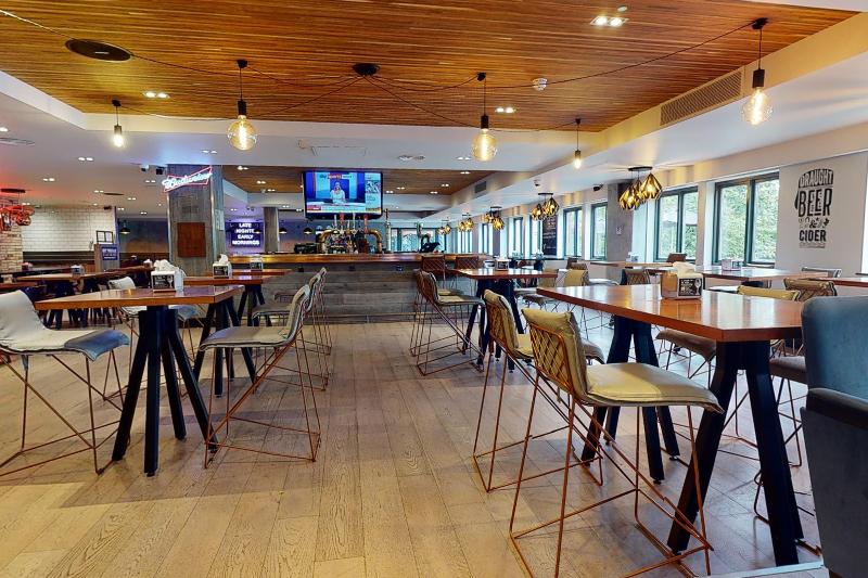Village Hotel Cardiff - Bar