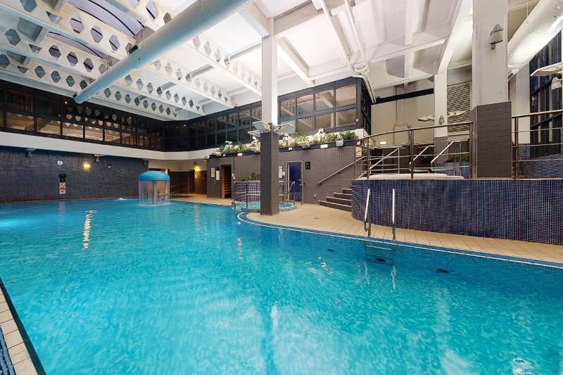Village Hotel Warrington - Havuz