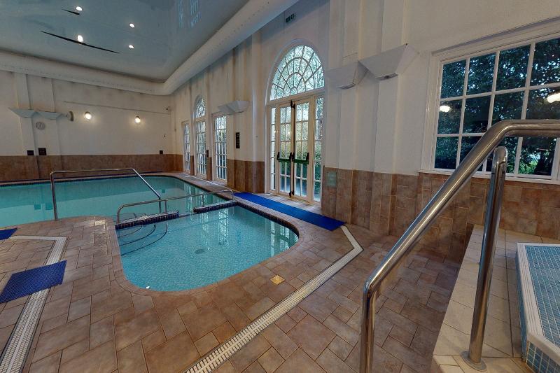 Village Hotel Chester St Davids - Havuz
