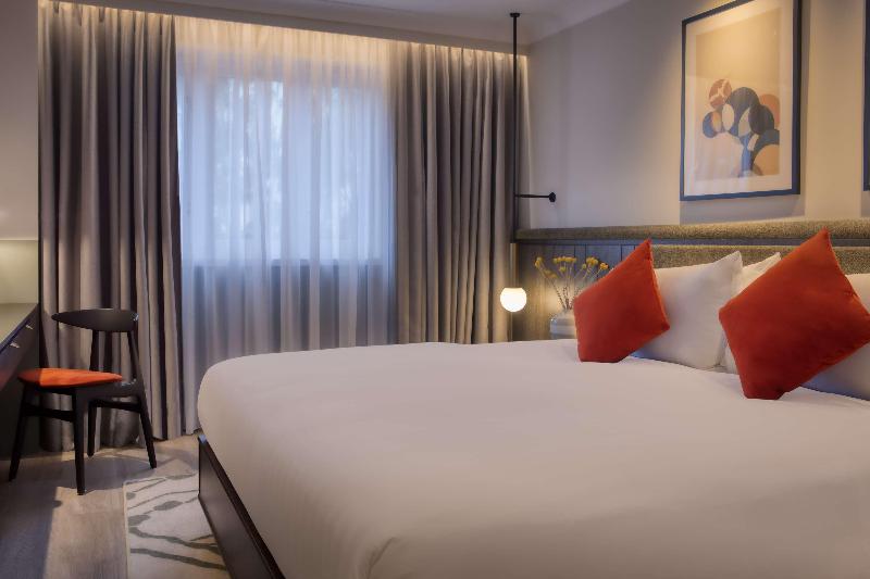 The Samuel Ryder Hotel St Albans, Tapestry Collect - Oda