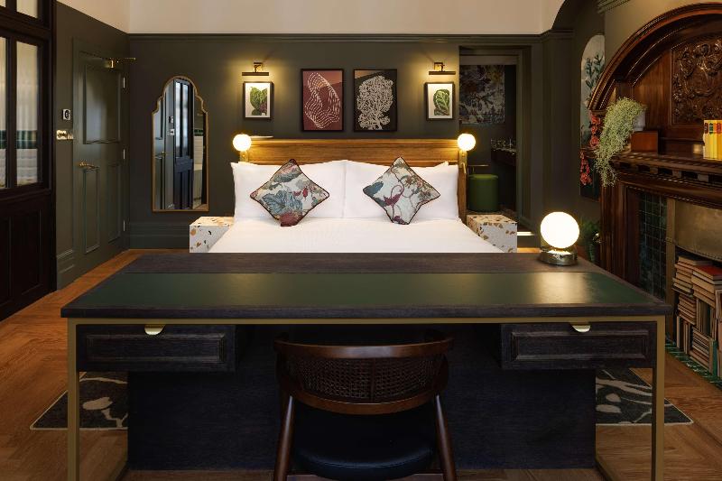The Samuel Ryder Hotel St Albans, Tapestry Collect - Oda