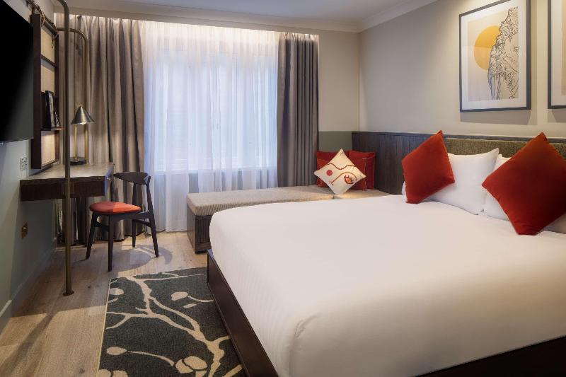 The Samuel Ryder Hotel St Albans, Tapestry Collect - Oda