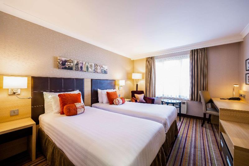 The Samuel Ryder Hotel St Albans, Tapestry Collect - Oda