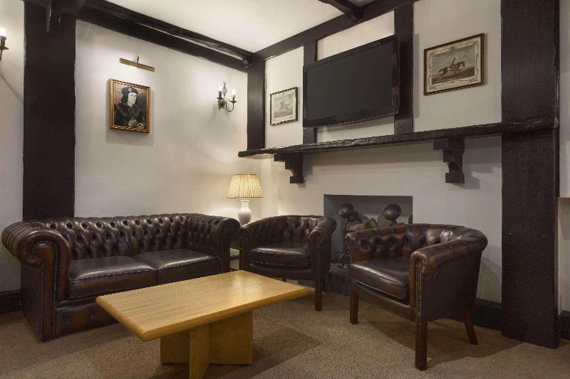 Ramada Crawley Gatwick - Lobi