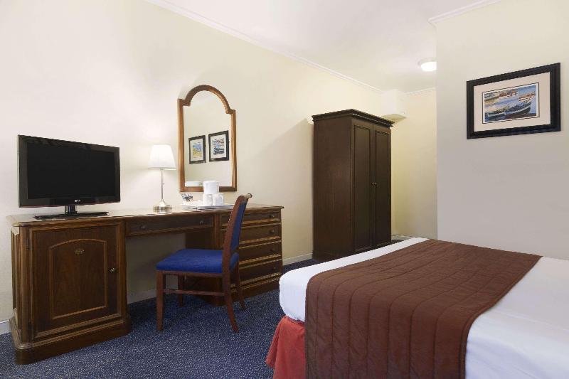 Ramada Crawley Gatwick - Oda