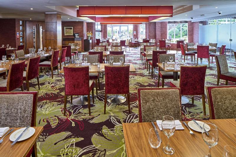 The Bull (Sarova Hotels) - Restoran