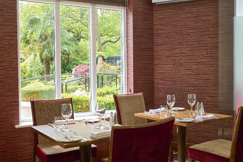 The Bull (Sarova Hotels) - Restoran
