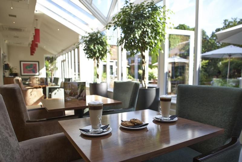 The Bull (Sarova Hotels) - Restoran