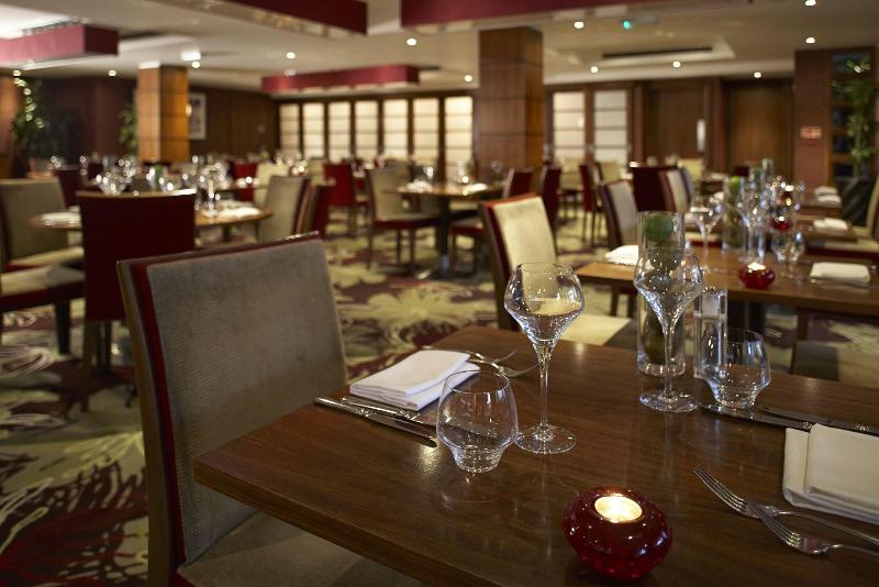 The Bull (Sarova Hotels) - Restoran