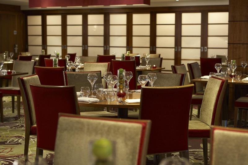 The Bull (Sarova Hotels) - Restoran