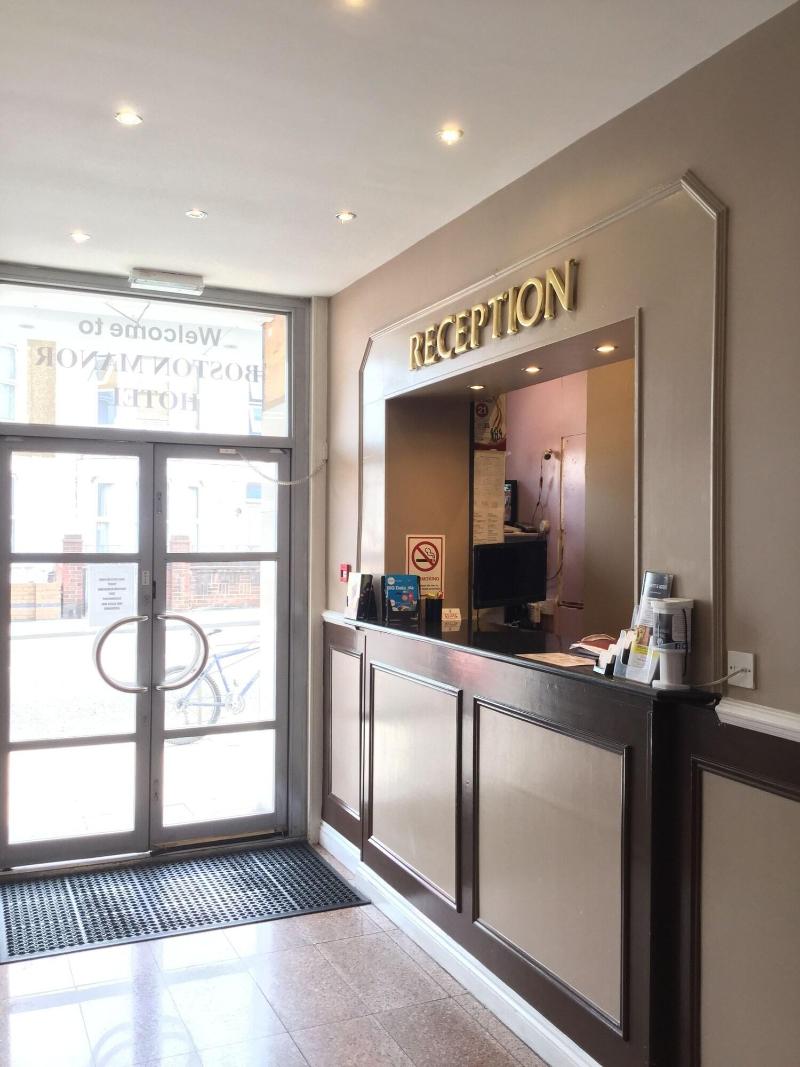 Boston Manor Hotel - Lobi