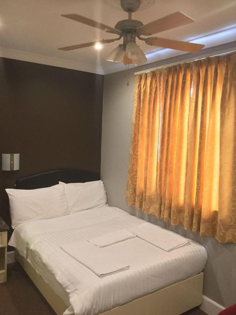 Boston Manor Hotel - Oda