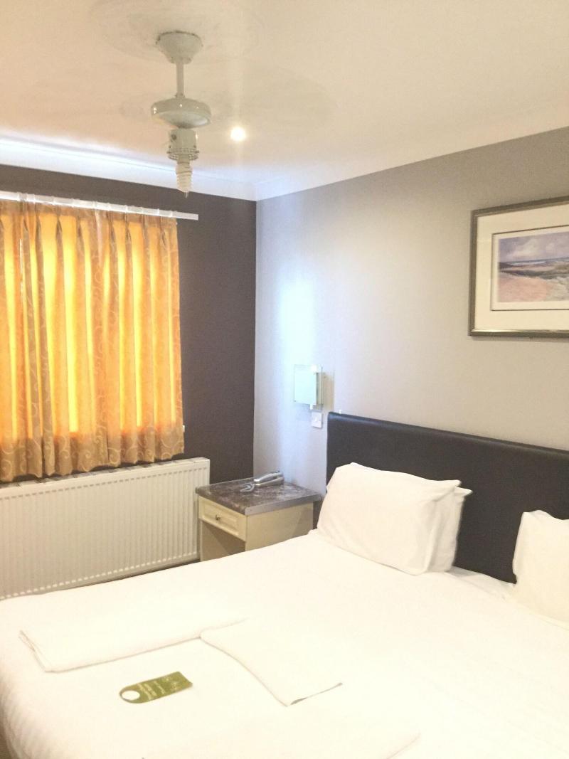 Boston Manor Hotel - Oda