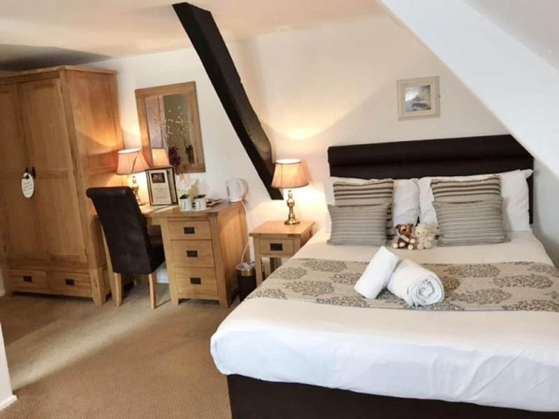 Hare & Hounds Hotel at Speen - Oda