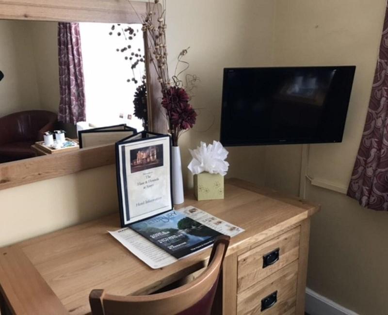 Hare & Hounds Hotel at Speen - Oda