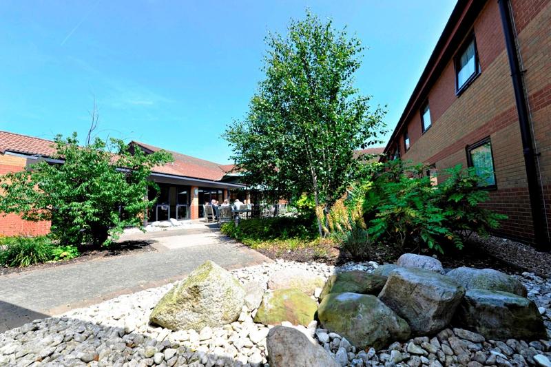 Burleigh Court Hotel and Leisure - Genel