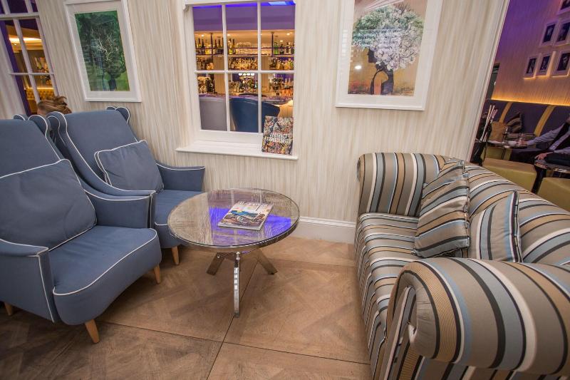 Chichester Harbour Hotel and Spa - Bar
