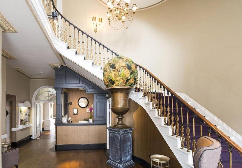 Chichester Harbour Hotel and Spa - Lobi