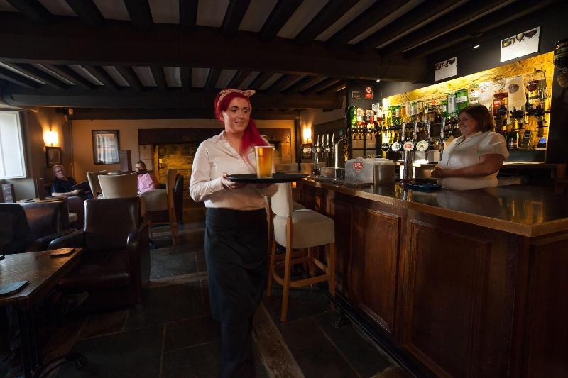 Hollies Hotel - Bar