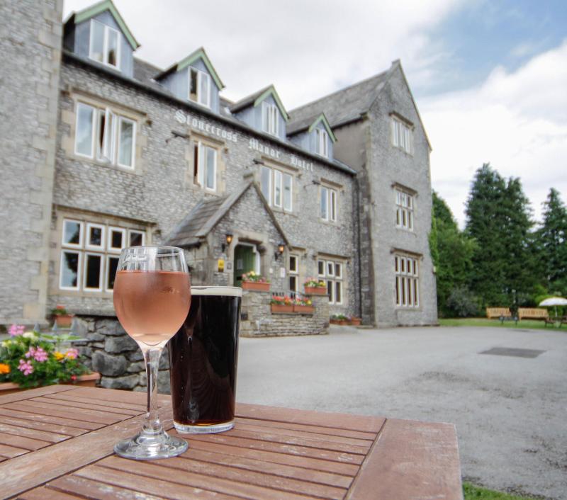Stonecross Manor Hotel - Teras