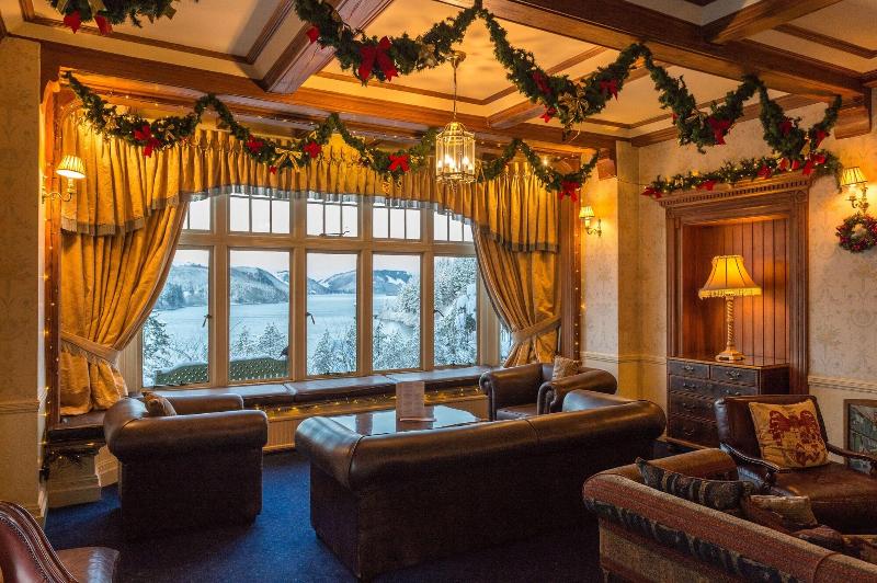 Lake Vyrnwy Hotel   Spa - Bar