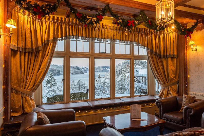 Lake Vyrnwy Hotel   Spa - Bar