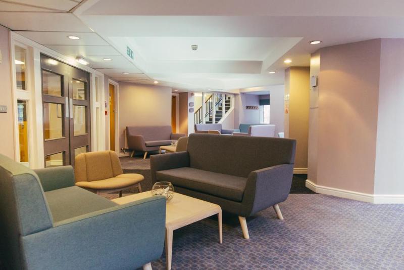 Peter Scott House Birmingham - Lobi