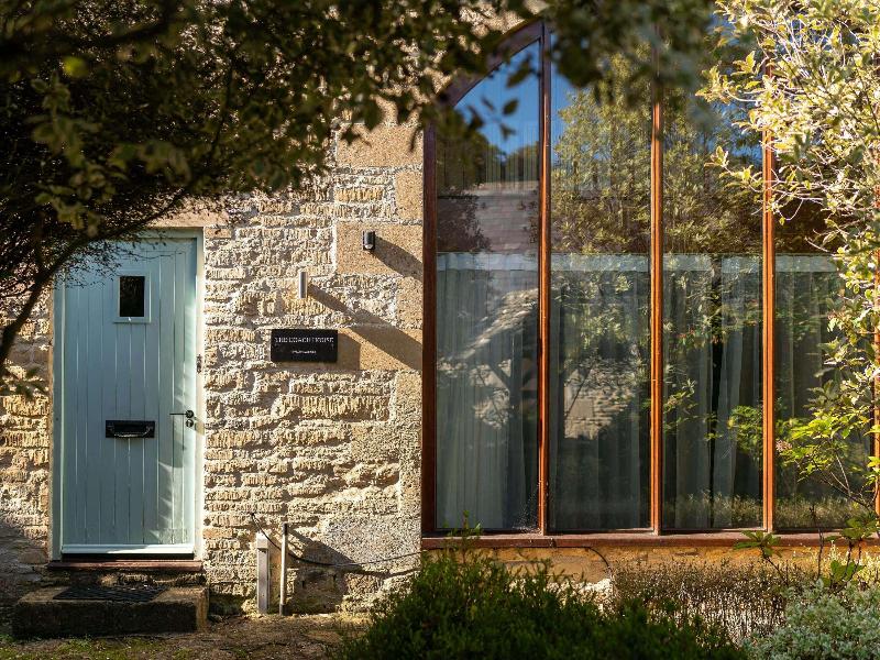 Lucknam Park, Emblems Collection - Oda
