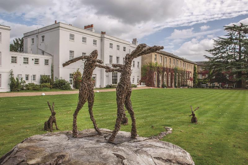 De Vere Beaumont Estate - Genel